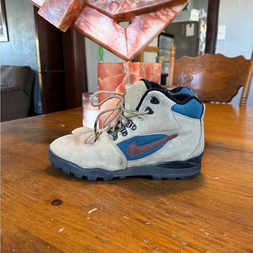 Vintage Nike ACG Caldera Suede Hiking Boots